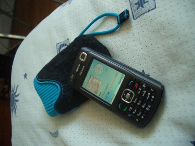 Nokia N70 et son étui Nokia CP142