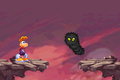 Une chenille géante dans la version Game Boy Advance de Rayman 3.