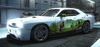 Une voiture personnalisée avec une peinture représentant Barbara.