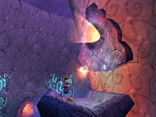 Une fée lumineuse devant le trou qui lui sert de maison.