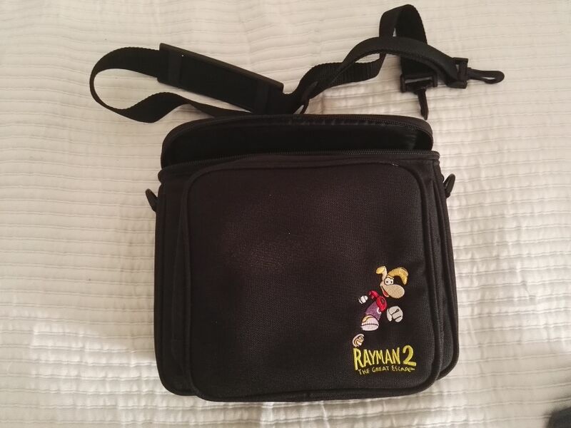 File:R2ShoulderBag.jpg